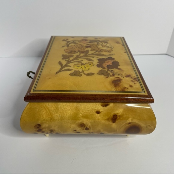 Reuge Wooden Jewelry Music Box with Cream Accents - Picture 5 of 13
